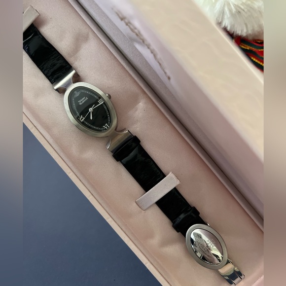 Vivianne Westwood wallet and watch - Picture 2 of 15